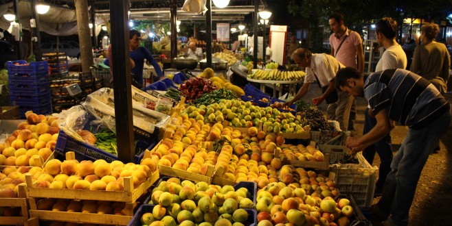 Yol Geçen Pazarı’nda Organik ürünlere ilgi