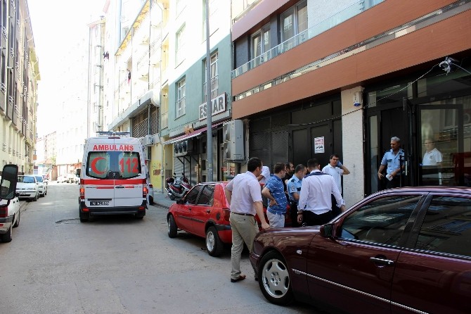 Yük asansörüne sıkışan kasap öldü