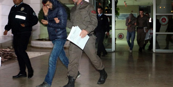 Zehir tacirlerine baskın: 10 tutuklama