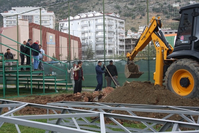 Zimbitlik sahası aydınlatma sistemi yenileniyor